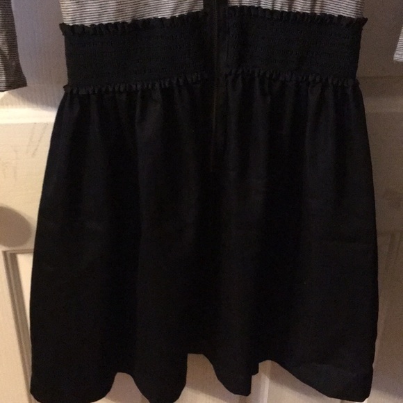 Crimson Ivy Quarter Sleeve Midi Dress - Picture 3 of 5